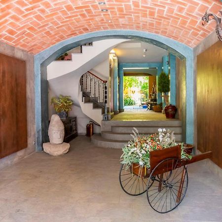 Apartaments Suites Sant Jordi Montbrio del Camp Bagian luar foto