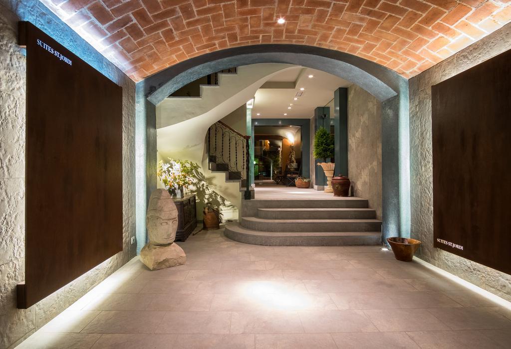 Apartaments Suites Sant Jordi Montbrio del Camp Bagian luar foto
