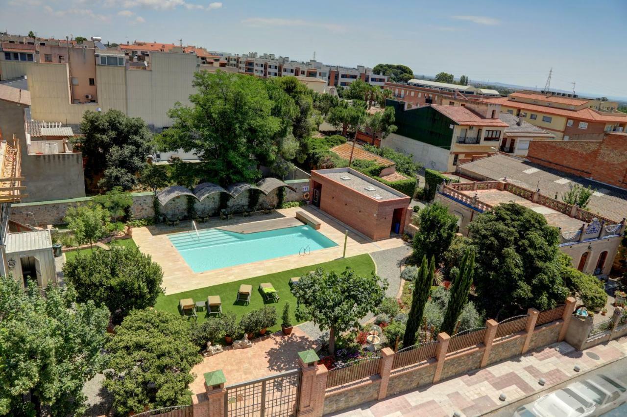 Apartaments Suites Sant Jordi Montbrio del Camp Bagian luar foto